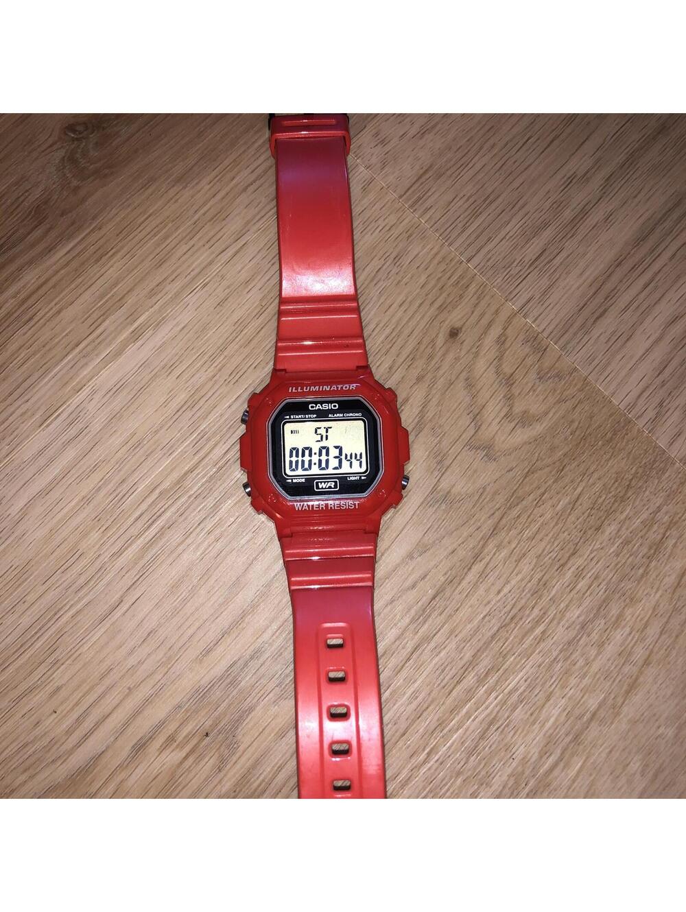 CASIO ILLUMINATOR RED BLACK DIGITAL WATCH F-108WHC 3224 WATER RESISTANT